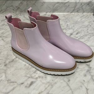 Women's Kensington Waterproof Short Chelsea Boot size 9